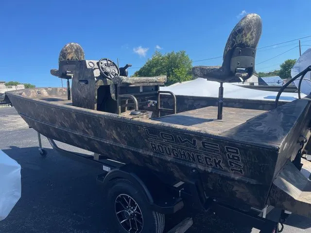 The Image of Lowe Roughneck Center Console RX1760 Pathfinder 2026 - 1