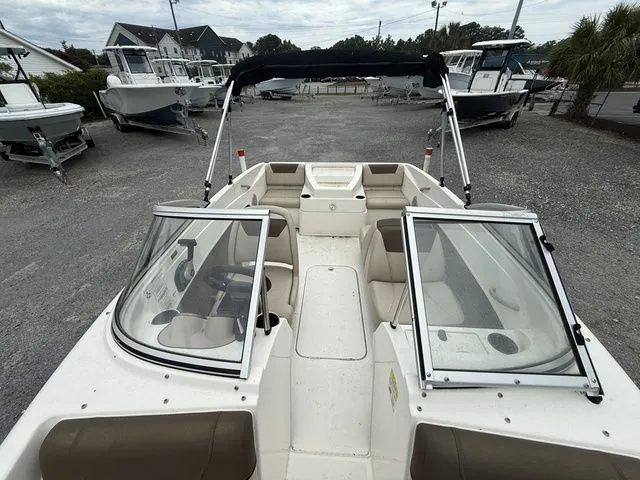 Slide: The Image of Bayliner 175 Bowrider 2015 - 13