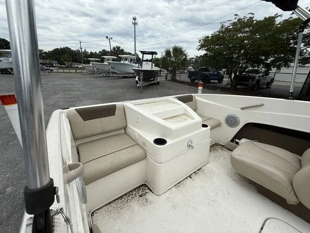Slide: The Image of Bayliner 175 Bowrider 2015 - 9