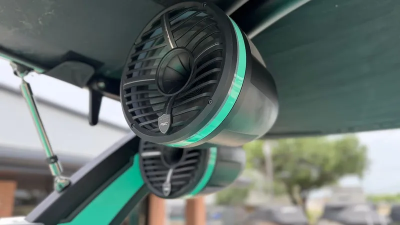 Slide: The Image of Speakers on a 2022 Tigé 23ZX boat. - 24