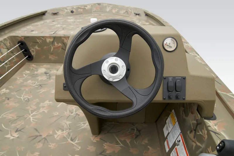 Slide: The Image of Tracker Grizzly 1754 SC 2026 - 23