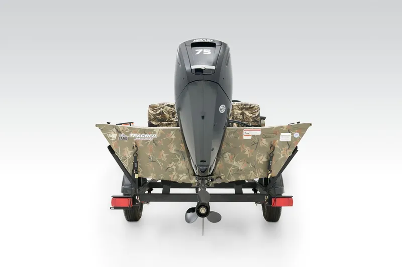 Slide: The Image of Tracker Grizzly 1754 SC 2026 - 32