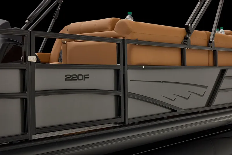 Slide: The Image of Ranger 220F 2026 - 78