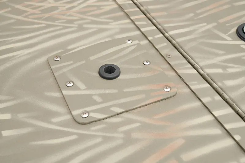 Slide: The Image of Tracker Grizzly 1654 T Sportsman 2026 - 12