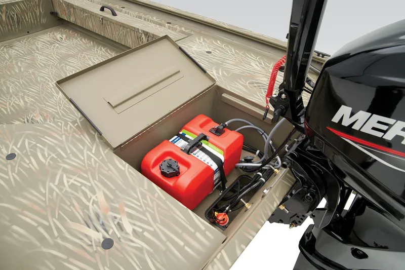 Slide: The Image of Tracker Grizzly 1654 T Sportsman 2026 - 25