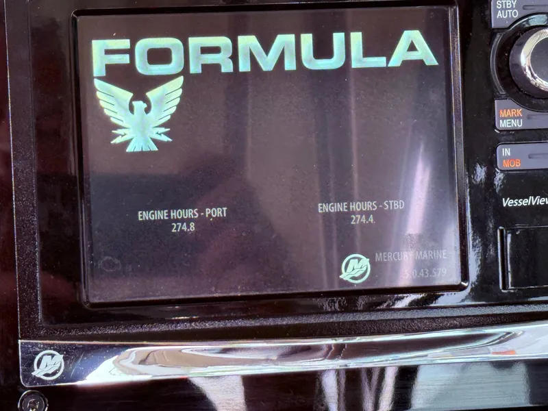 Slide: The Image of Formula 310 BR 2016 display showing engine hours. - 17