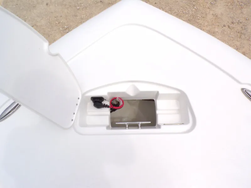 Slide: The Image of Tidewater 2500 Carolina Bay 2026, boat hatch with cable connection. - 31