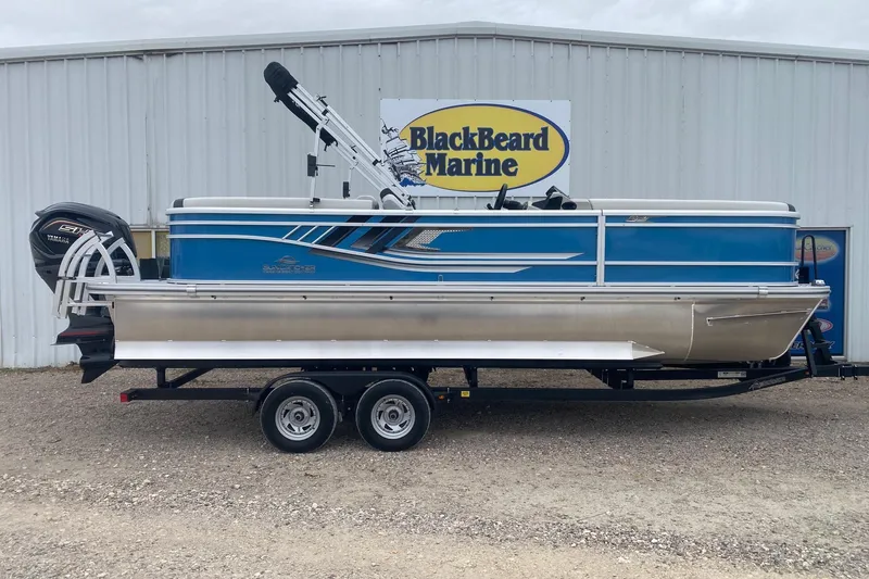The Image of 2026 SunCatcher Select 322RC pontoon boat at BlackBeard Marine dealership. - 1