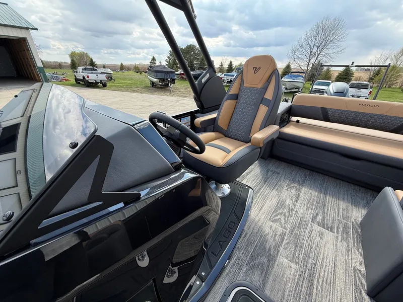 Slide: The Image of Interior of the 2026 Viaggio Lago Z 24 S boat. - 16