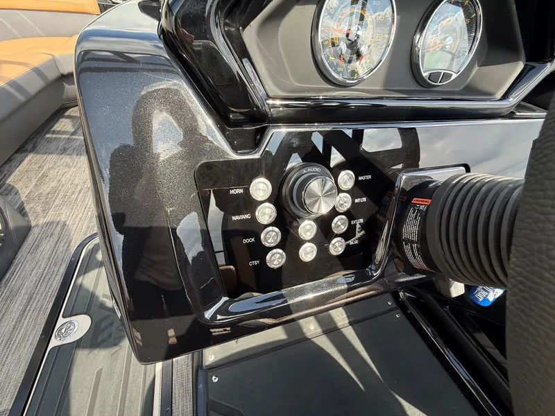 Slide: The Image of Dashboard of Viaggio Lago Z 24 S 2026 with controls. - 18