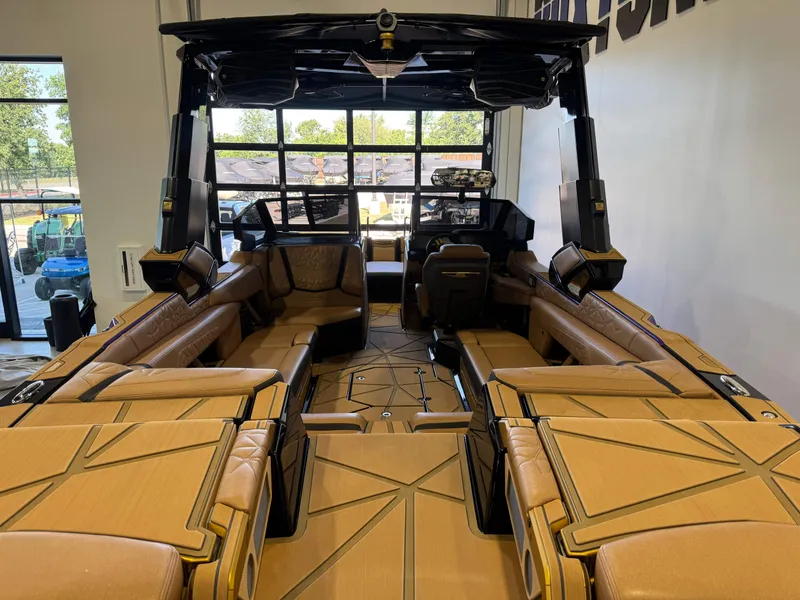 Slide: The Image of Interior of 2025 Nautique Super Air Nautique G25 Paragon boat. - 7