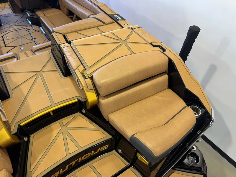 Slide: The Image of Interior of 2025 Nautique Super Air Nautique G25 Paragon, luxurious seating. - 9