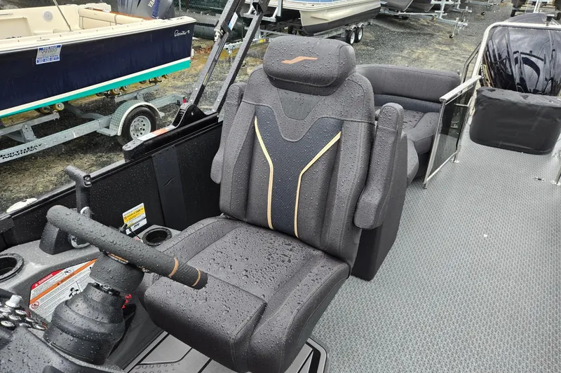 Slide: The Image of Luxurious Evotti 721QL boat seat with rain droplets, showcasing modern design, 2026 model. - 13