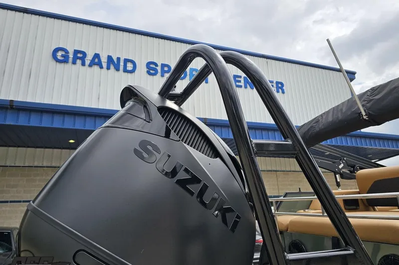 Slide: The Image of 2026 Landau Signature 25C with Suzuki engine at Grand Sport Center. - 36