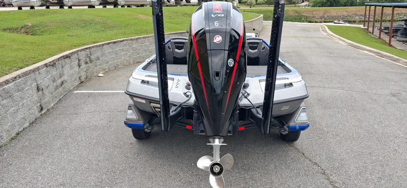 Slide: The Image of Ranger Z521R 2024 - 2
