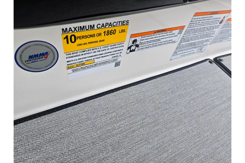 Slide: The Image of 2024 Yamaha Boats AR220 capacity label, showing maximum capacity of 10 persons or 1860 lbs. - 21