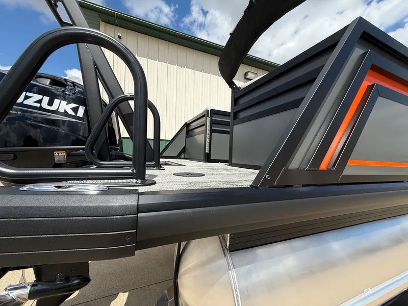 Slide: The Image of Viaggio Lago X-U 22 boat 2026 with Suzuki engine, modern design. - 12