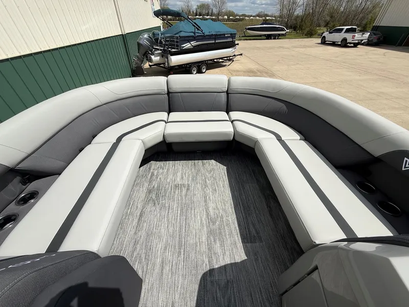 Slide: The Image of Interior of Viaggio Lago X-U 22 pontoon boat, model year 2026. - 16