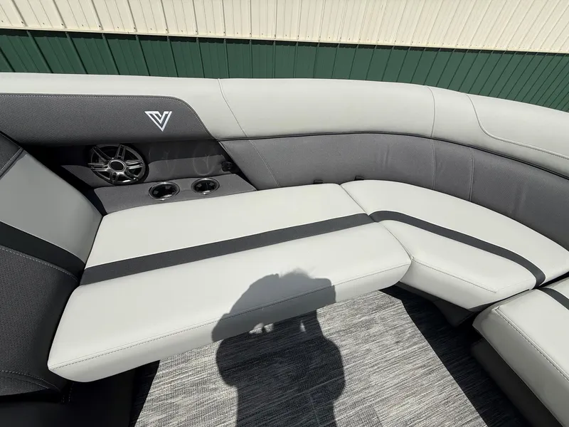 Slide: The Image of Interior of Viaggio Lago X-U 22 boat, 2026 model. - 19