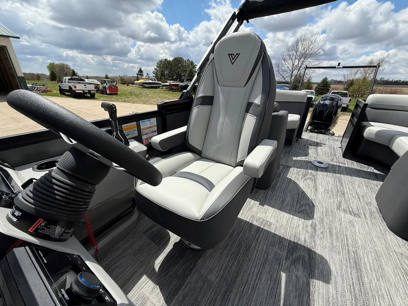Slide: The Image of Interior of Viaggio Lago X-U 22 boat, model year 2026. - 20