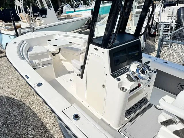 Slide: The Image of Sea Born LX24 Center Console 2026 - 10
