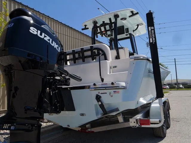 Slide: The Image of Sea Born LX24 Center Console 2026 - 23