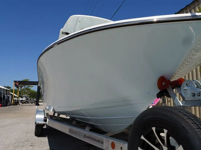 Slide: The Image of Sea Born LX24 Center Console 2026 - 27