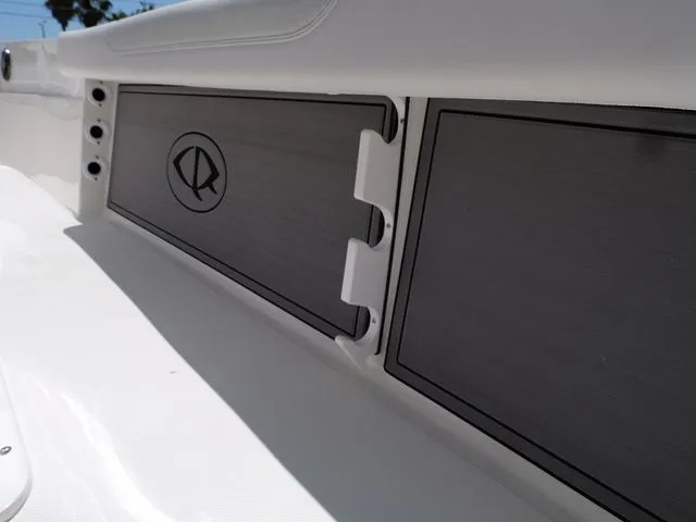 Slide: The Image of Sea Born LX24 Center Console 2026 - 46