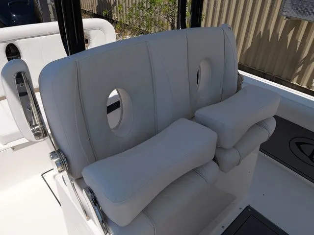 Slide: The Image of Sea Born LX24 Center Console 2026 - 52