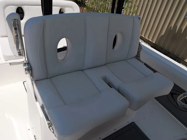 Slide: The Image of Sea Born LX24 Center Console 2026 - 53