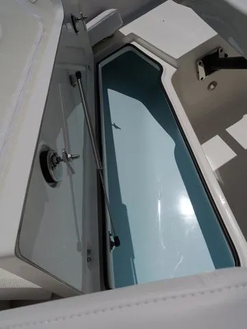 Slide: The Image of Sea Born LX24 Center Console 2026 - 60