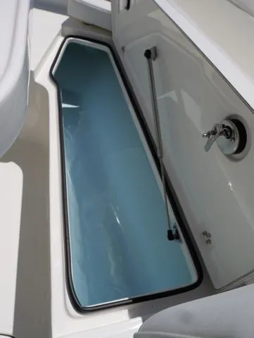 Slide: The Image of Sea Born LX24 Center Console 2026 - 62