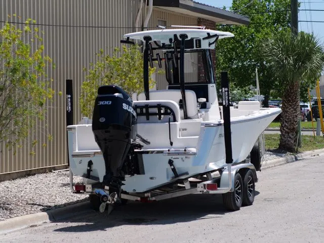 Slide: The Image of Sea Born LX24 Center Console 2026 - 72