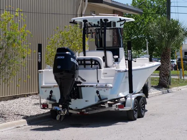 Slide: The Image of Sea Born LX24 Center Console 2026 - 74