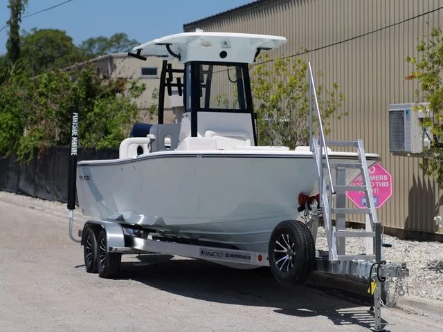 Slide: The Image of Sea Born LX24 Center Console 2026 - 75