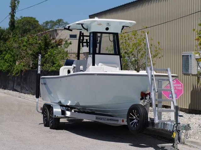 Slide: The Image of Sea Born LX24 Center Console 2026 - 76