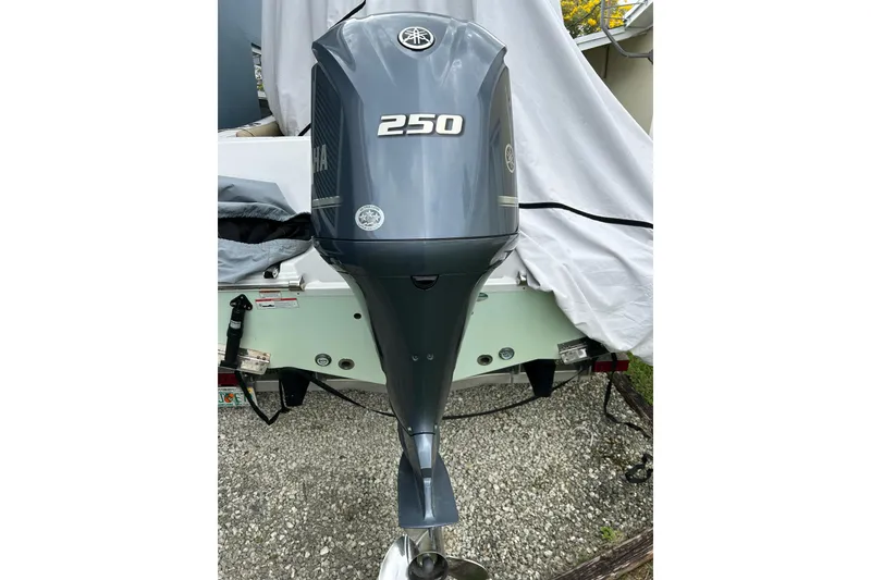 Slide: The Image of 2018 Sportsman Heritage 231 Center Console with Yamaha 250 outboard motor. - 5