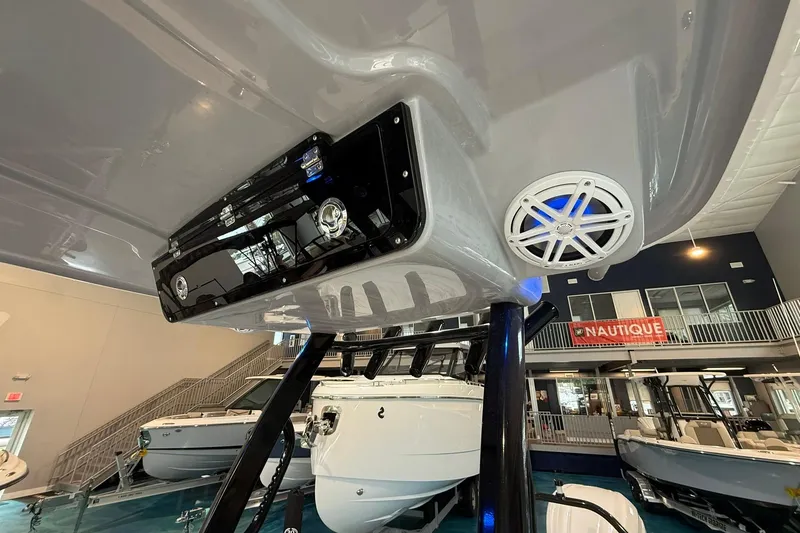 Slide: The Image of Key West 249 FS 2026 with speakers and electronics in the interior. - 12