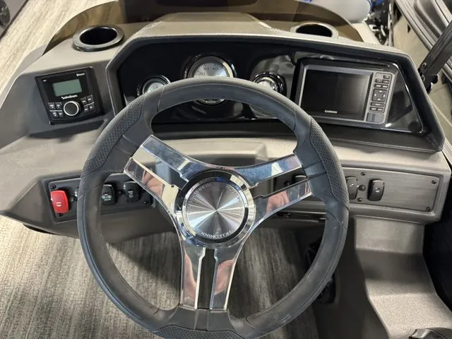 Slide: The Image of Dashboard of a 2026 Bennington 20 S L-BENCH boat. - 7