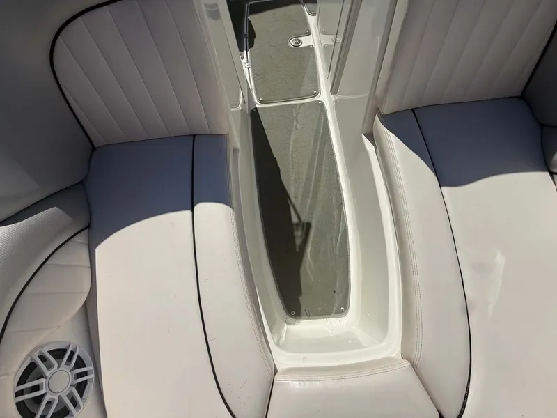 Slide: The Image of Interior of a 2009 Yamaha SX 230 High Output boat. - 36