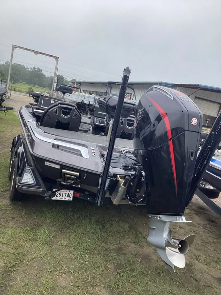 Slide: The Image of 2024 Ranger Z520R boat with powerful outboard motor. - 4