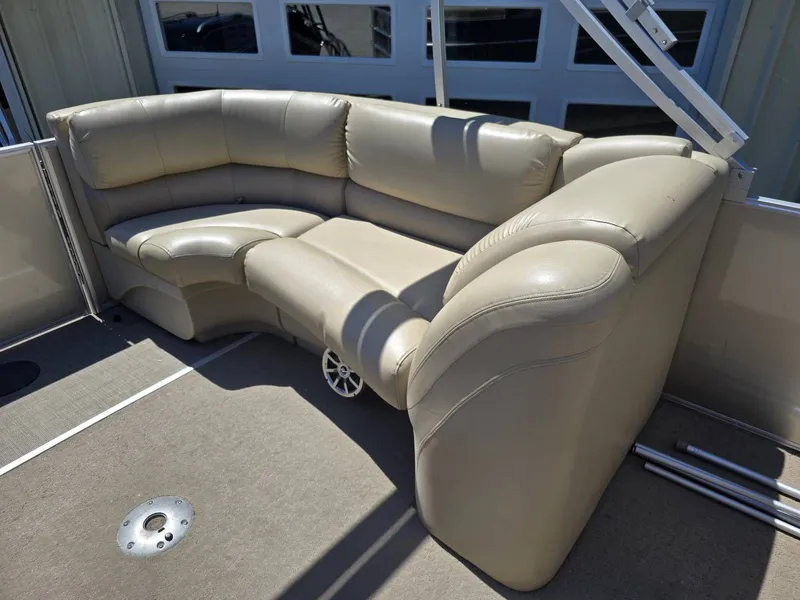 Slide: The Image of Beige leather seating on 2015 Sylvan Mirage 8522 pontoon boat. - 19