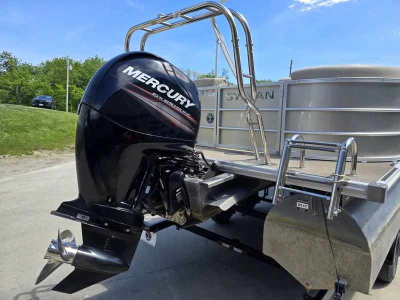 Slide: The Image of 2015 Sylvan Mirage 8522 with Mercury outboard motor. - 5