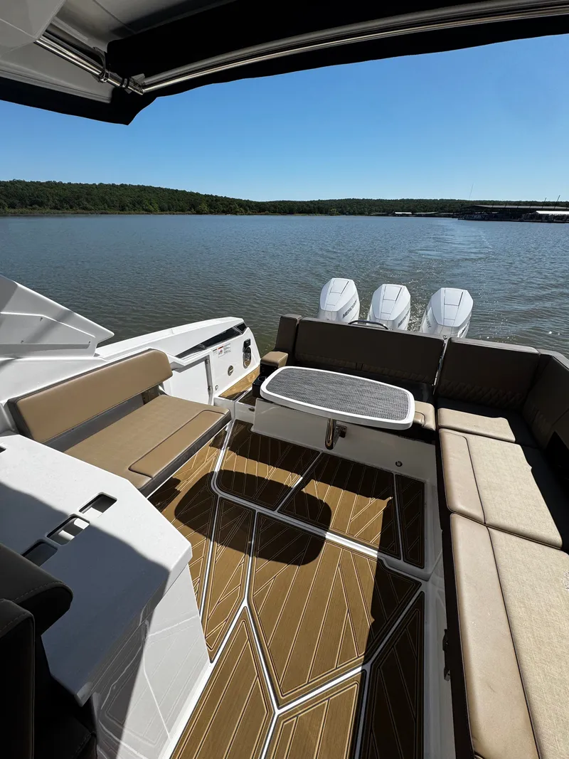 Slide: The Image of Monterey 385SS Super Sport 2026 - 26
