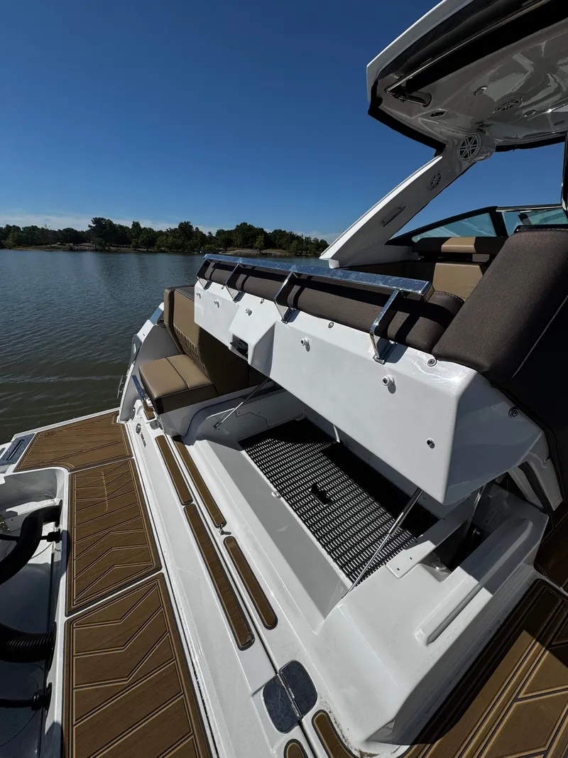 Slide: The Image of Monterey 385SS Super Sport 2026 - 28
