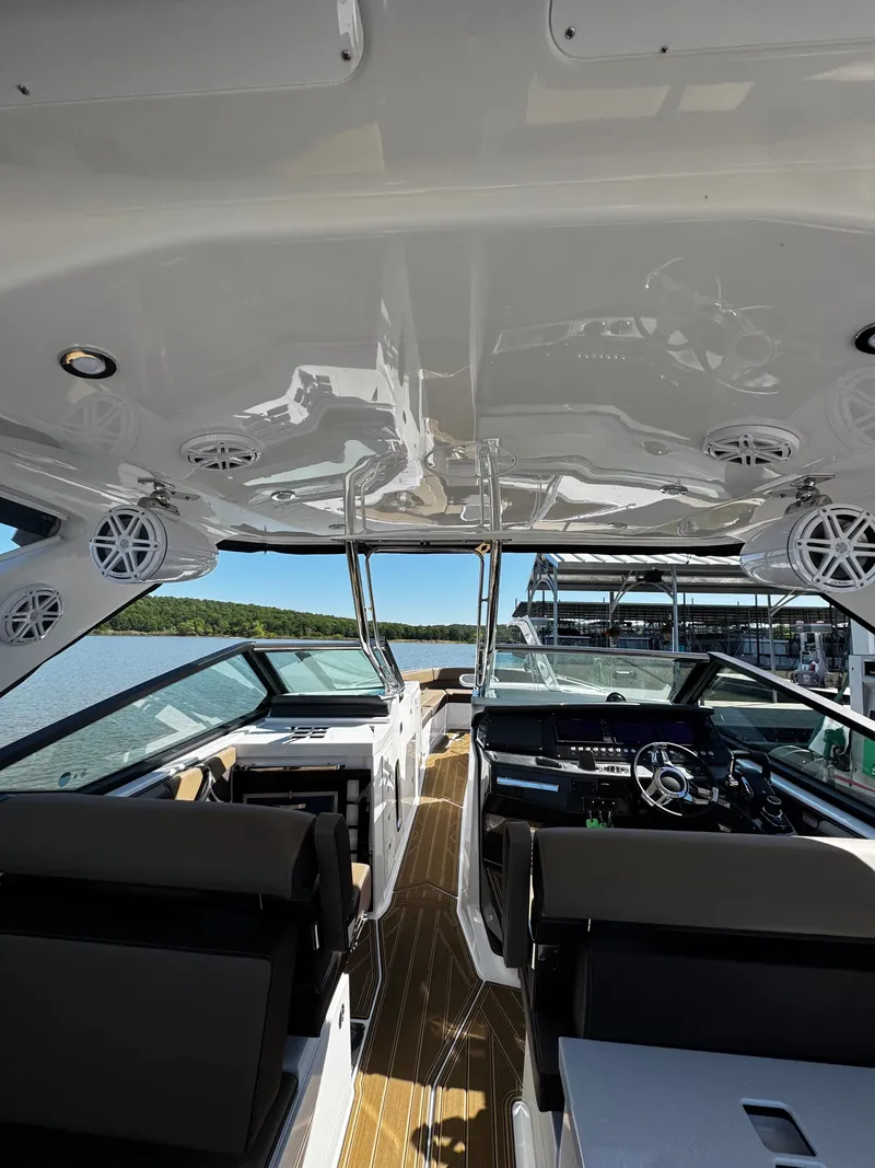 Slide: The Image of Monterey 385SS Super Sport 2026 - 29