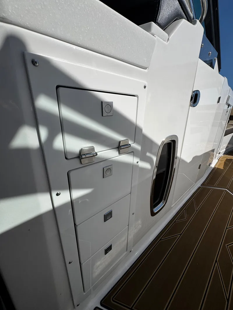 Slide: The Image of Monterey 385SS Super Sport 2026 - 33