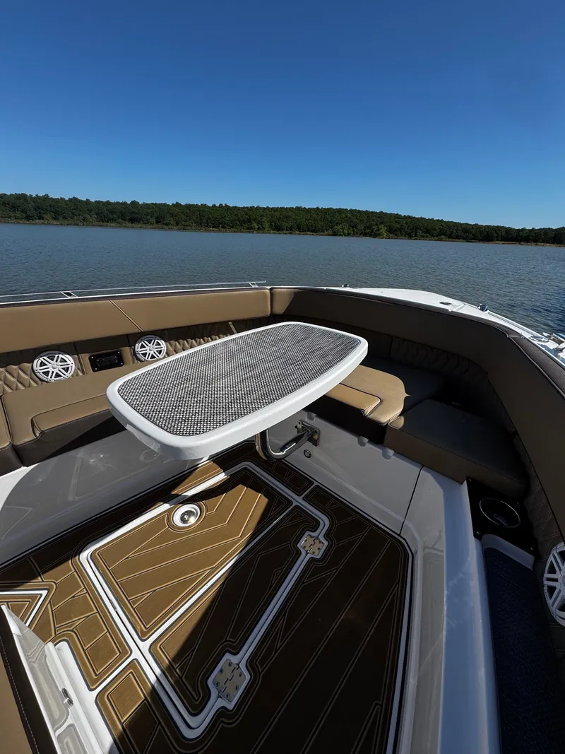 Slide: The Image of Monterey 385SS Super Sport 2026 - 7