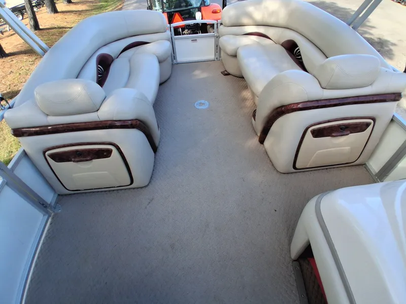Slide: The Image of Sun Tracker Party Barge 25XP3 2009 - 11