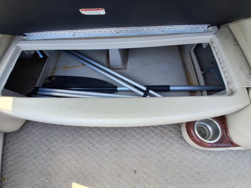 Slide: The Image of Sun Tracker Party Barge 25XP3 2009 - 12